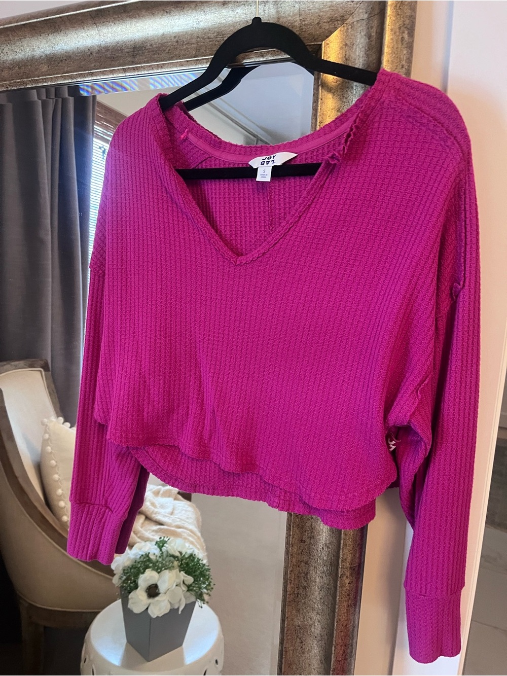 JoyLab Magenta Waffle Knit V-Neck Cropped Top
